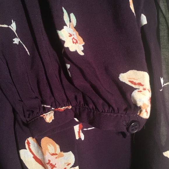 NWT Urban Outfitters long sleeve jumper - size 6 - Picture 2 of 6